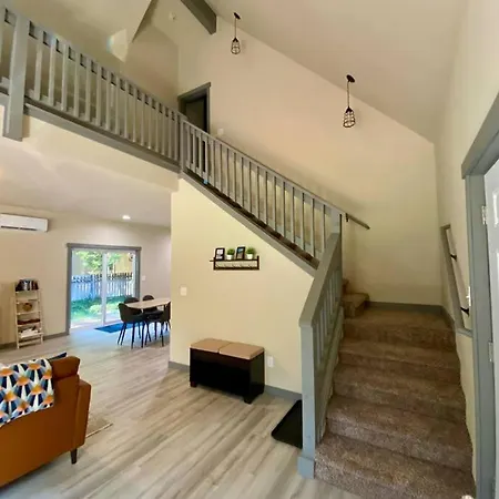 New Modern Cabin! 5Mi To Mt Rainier National Park! Hot Tub & Wifi Ashford Extérieur photo